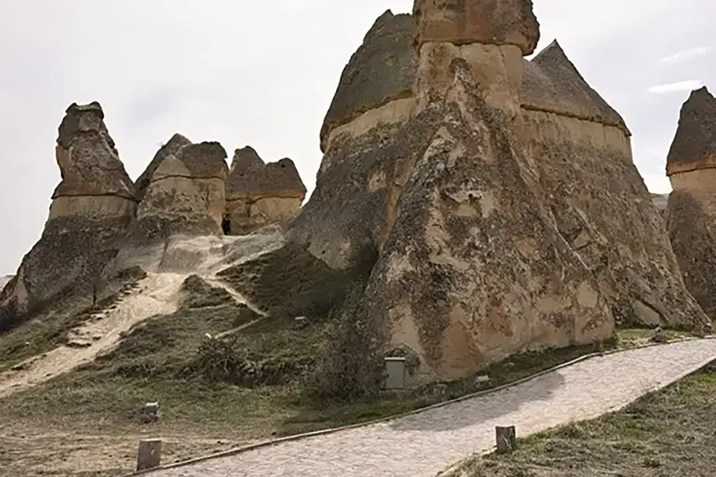 Simeons monk cell-600x600